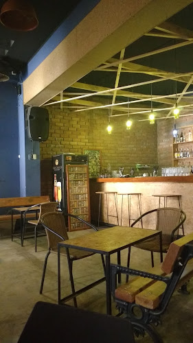 Rompecabezas Lounge Bar