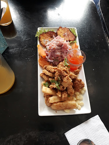 240 Restaurant & Cevichería - Gastronomía y hostelería