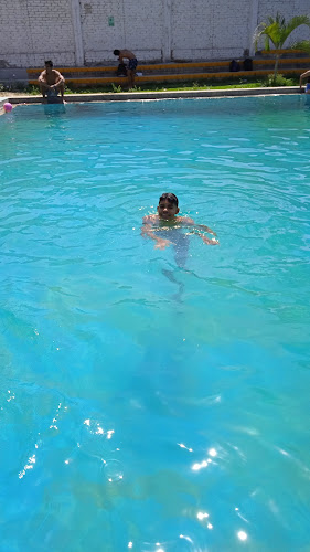 Piscina Kuroki - Gastronomía y hostelería