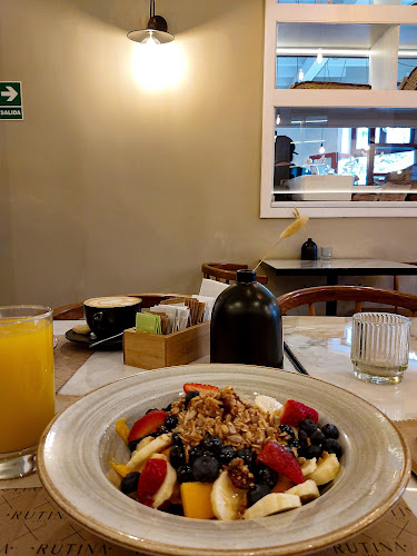 Opinii despre Rutina Café în Miraflores - Gastronomía y hostelería