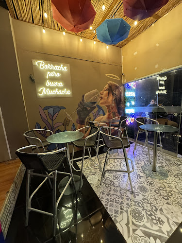 Huacafuckingchina Restobar - Huacachina