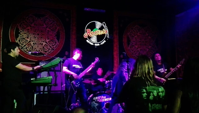 Comentarii opinii despre Rockola Retro Bar Café