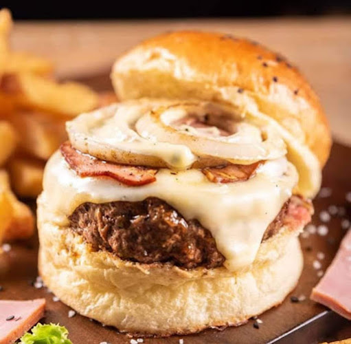 Burgerhaus Oxapampa - Gastronomía y hostelería