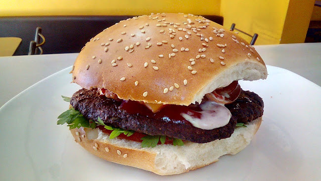 Manduka Salchipapas y Hamburguesas - Gastronomía y hostelería