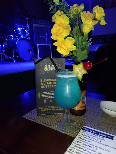 Rockola Retro Bar Café