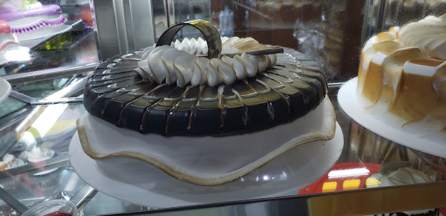 Panadería, Pastelería y Cafetería "Don Luchito" - Gastronomía y hostelería