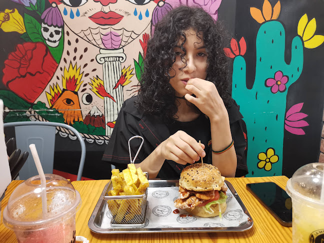 Av. Las Flores de Primavera 1174, San Juan de Lurigancho 15419