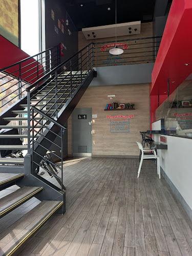 Av. Defensores del Morro cdra. 22, Chorrillos 15064