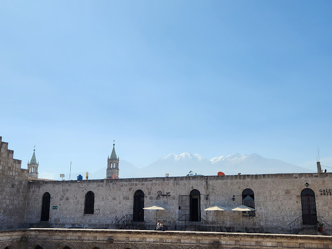 Claustros de la compañía, Gral. Morán 118, Arequipa 04000