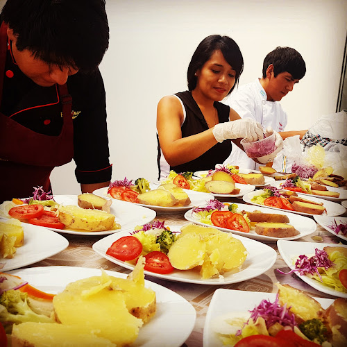 Opinii despre Escribanos Bar Grill în Cajamarca - Gastronomía y hostelería