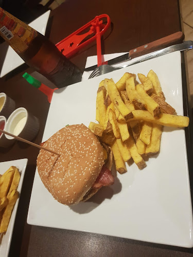 Opinii despre Just Play Bar & Grill în Lima - Gastronomía y hostelería