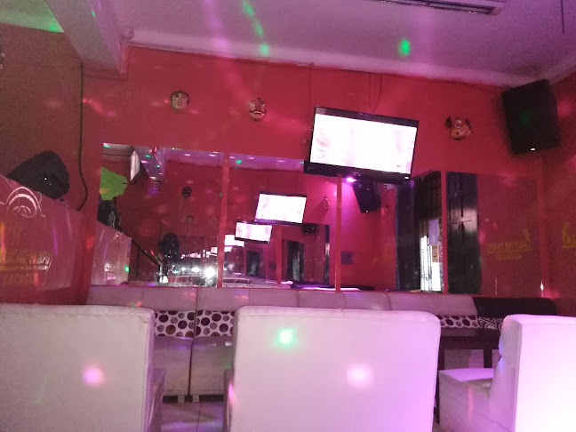 Cafe Pub Karaoke Paukartampu