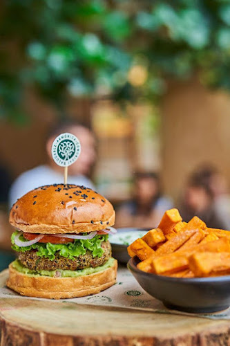 Av. Mariscal La Mar 955, Miraflores 15074