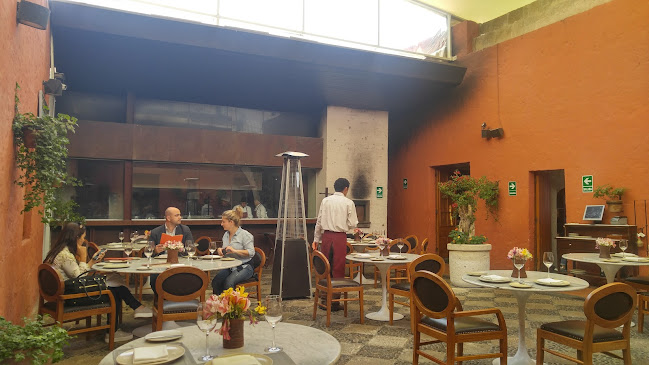 Comentarii opinii despre Claustro