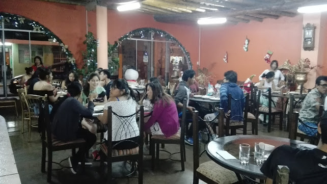 Restaurant y Coliseo Julia Esther - Gastronomía y hostelería