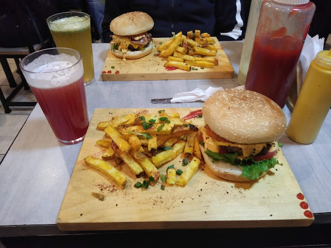 Comentarii opinii despre Bulldog Burger