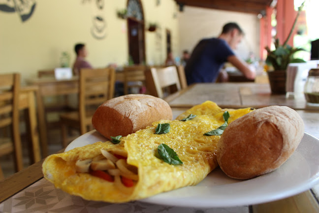 Malecón José Picasso Peratta #154 Huacachina Ica Al costado de la biblioteca, Huacachina 11000