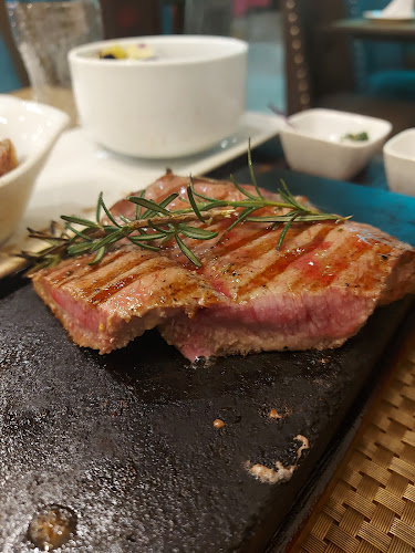 Mamá Jama Restaurant - Gastronomía y hostelería