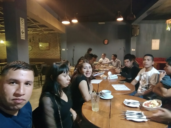 Comentarii opinii despre Rompecabezas Lounge Bar