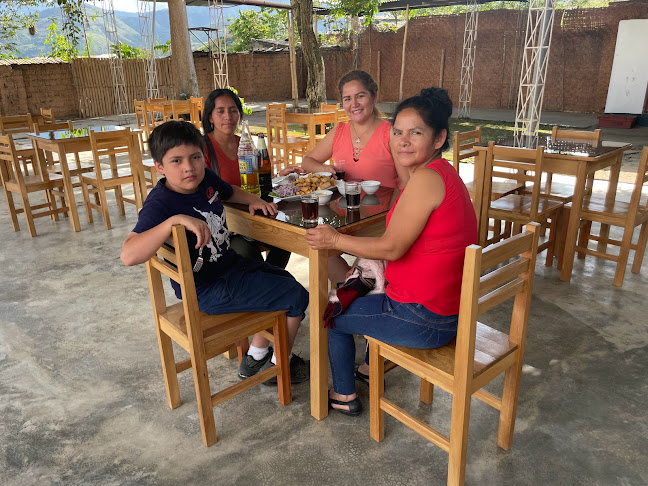 Coliseo de gallos Santa Rosa - Gastronomía y hostelería