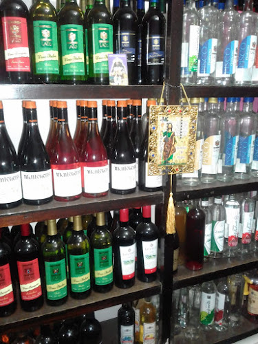 Comentarii opinii despre LICORES Y ARTESANÍAS YOLANDA