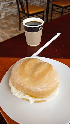 Ben's Café Restaurante.