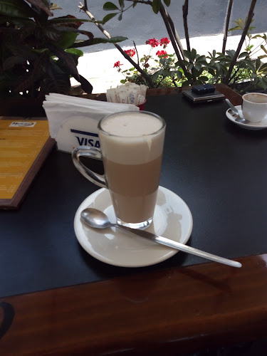 Mezze Restaurant - Gastronomía y hostelería