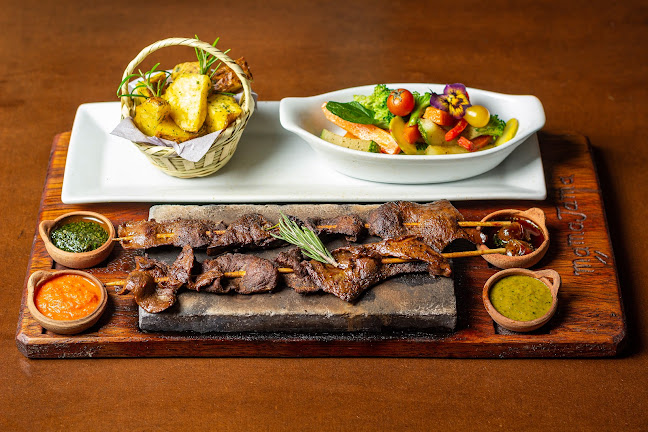 Mamá Jama Restaurant - Gastronomía y hostelería