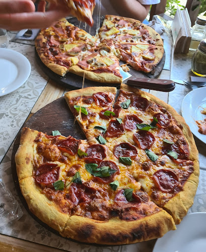 Wild Olive Trattoria & Guest House - Huacachina