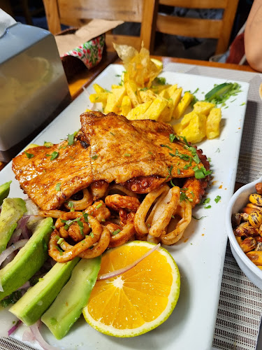 Opinii despre La Caleta De La Punta în La Punta - Gastronomía y hostelería