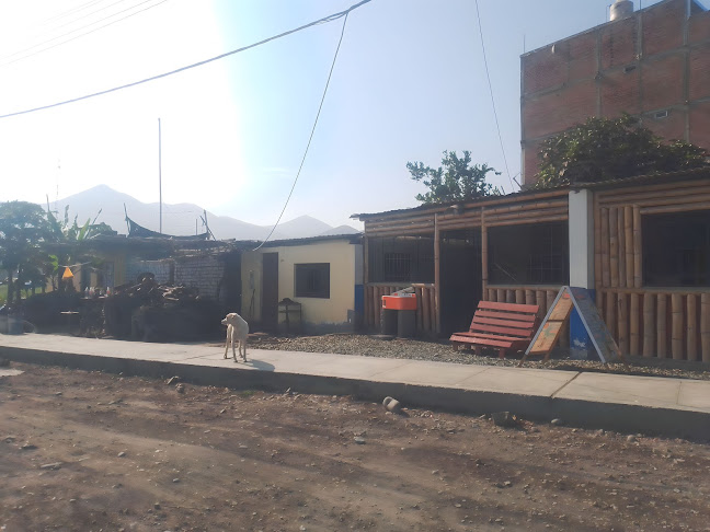 Restaurant "La casa De los Pescadores" & Enllantadora "Fátima del Carmen" - Gastronomía y hostelería