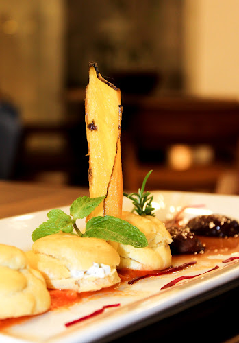 Anka Restaurant - Plaza Santo Domingo - Gastronomía y hostelería