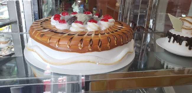Panadería, Pastelería y Cafetería "Don Luchito"