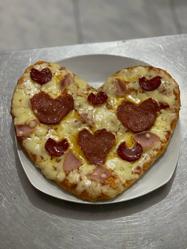 Opinii despre Pizzería Exprés (Villa Victoria) în Nuevo Chimbote - Gastronomía y hostelería