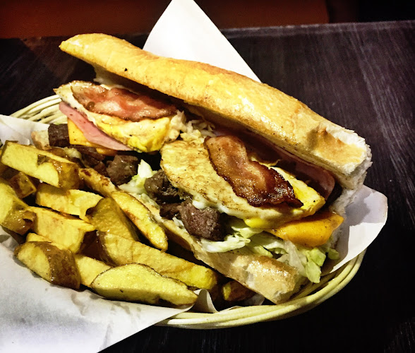 Opinii despre Monchis Burgers & More în Ica - Gastronomía y hostelería