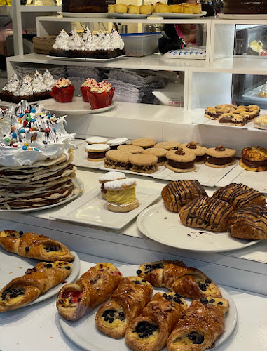 Sasha Pasteles - José Leonardo Ortiz