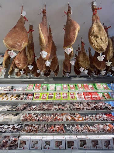 Opinii despre Tienda Maruja - Jamones de Trevélez y productos Alpujarreños în Trevélez - Gastronomía y hostelería