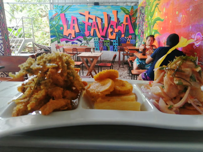 Hùarique La Favela - Rupa Rupa