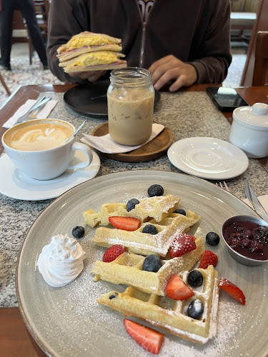 Opinii despre La Mora Pastelería & Café în Miraflores - Gastronomía y hostelería