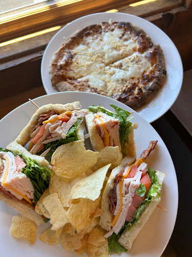 Comentarii opinii despre Corner House Cafe