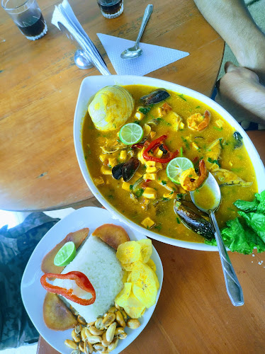 Entre Rocas - Marisquería Discobar