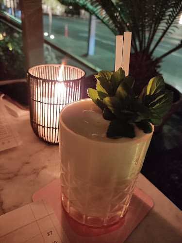 Lima, Av. Santo Toribio 173, San Isidro 15073