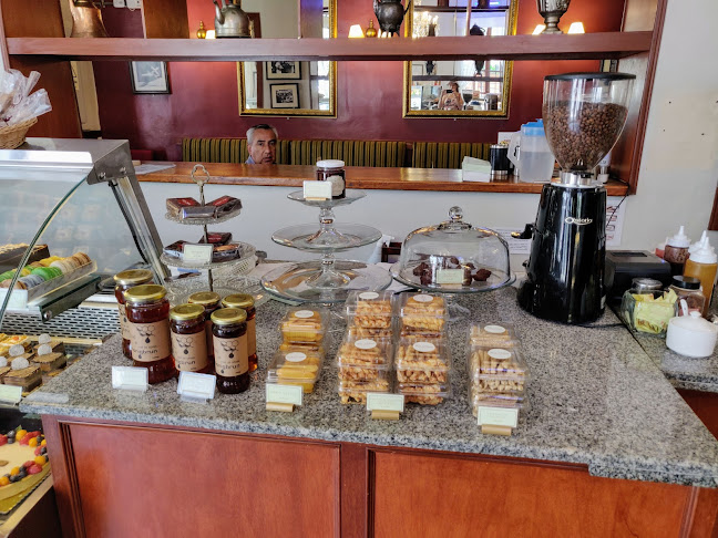 La Mora Pastelería & Café