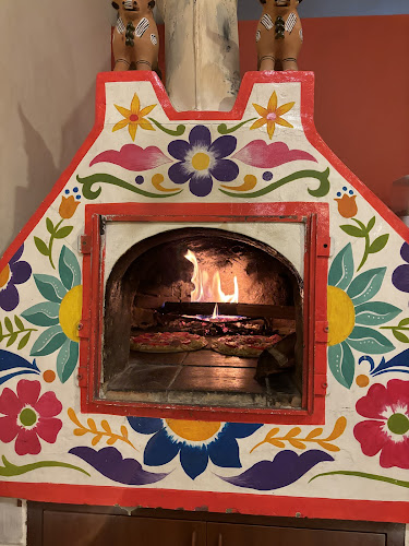 Quinua Restaurant Pizzeria - Gastronomía y hostelería