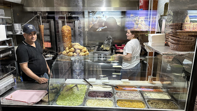 Opinii despre El Paisa Kebabish 8 în tambopata - Gastronomía y hostelería