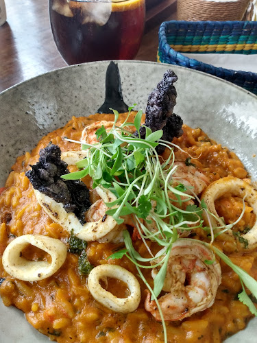 Av. Mariscal La Mar 1035, Miraflores 15074, Perú