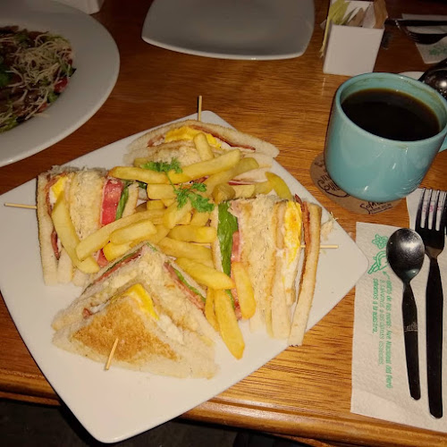 Opinii despre Sofá Café Magdalena în Magdalena del Mar - Gastronomía y hostelería