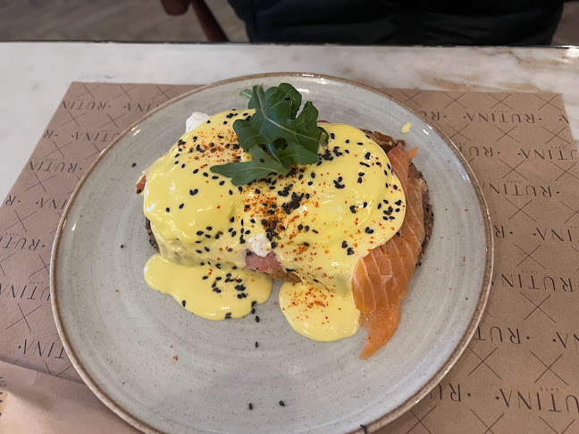 Comentarii opinii despre Rutina Café