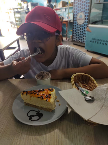 Comentarii opinii despre FoodCraft - Heladería Cafetería