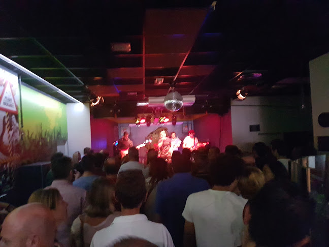 C. Cervantes, 4, 46340 Requena, Valencia, España